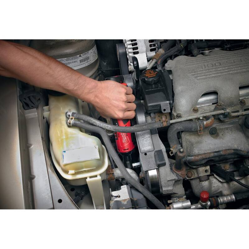 Milwaukee M12 12V Llave de trinquete inalámbrica de 3/8 in de iones de litio (solo herramienta) con Kit inicial M12 2.0 Ah - 2457-20-48-59-2420