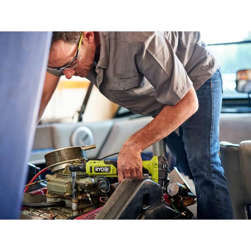RYOBI ONE+ 18V HP Cepillo Inalámbrico Sin Escobillas 3/8 pulg. Kit de Llave de Trinquete de Alta Velocidad con Batería de 2.0 Ah y Cargador - PSBRC26K1