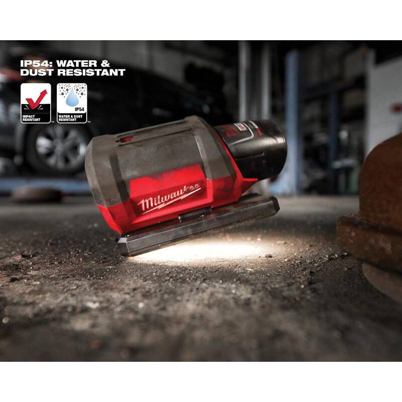 Llave de trinquete inalámbrica de 3/8 pulg. Milwaukee M12 12V de iones de litio con luz de inundación M12 Rover - 2457-20-2367-20