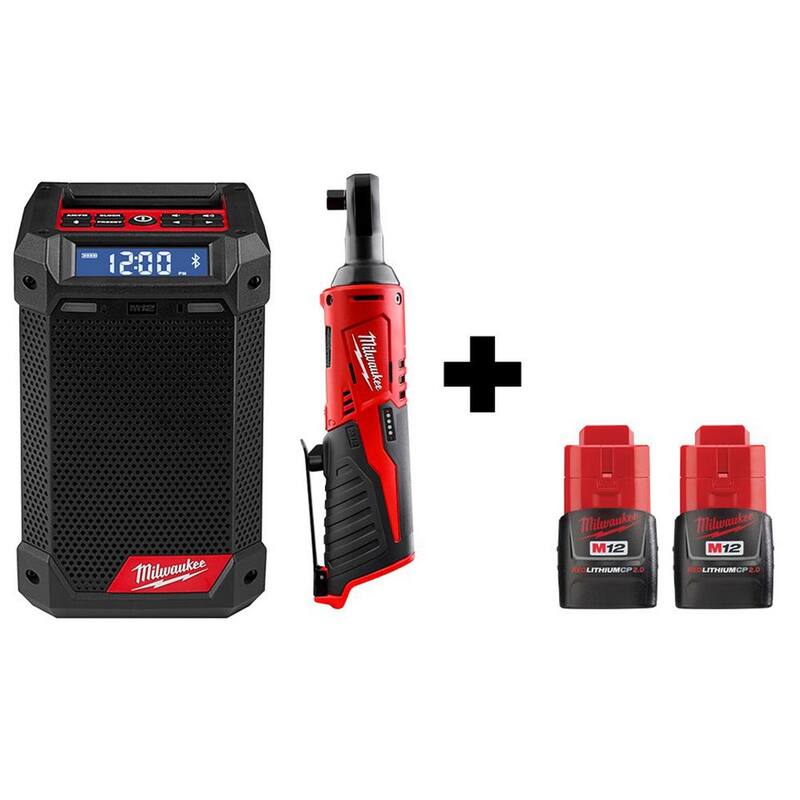 Milwaukee M12 12V Llave de trinquete inalámbrica de 3/8 de pulgada y Radio de obra Bluetooth/AM/FM con 2 baterías - 2951-20-2457-20-48-11-2420-48-11-2420