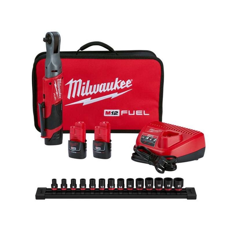Juego de trinquete inalámbrico Milwaukee M12 FUEL 12V Li-Ion Brushless de 3/8 pulgadas con baterías de 2.0Ah, cargador, bolsa y juego de dados métricos - 2557-22-49-66-7007