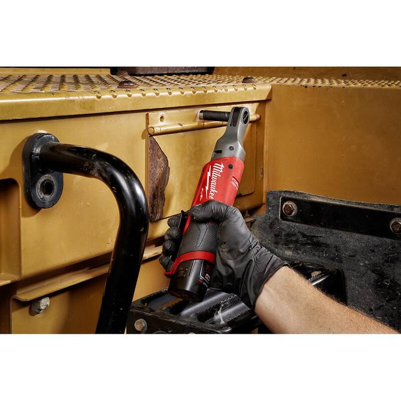 Milwaukee M12 FUEL 12-Volt Lithium-Ion Brushless Cordless 3/8 in. Ratchet Multi-Tool Combo Kit con (1) Batería 2.0Ah y Cargador - 2557-20-2426-20-48-59-2420