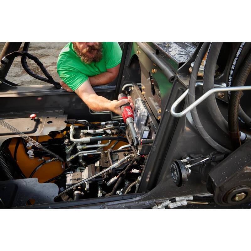 Milwaukee M12 FUEL Kit de Trinquete Inalámbrico de Alta Velocidad con Alcance Extendido de 3/8 pulg. de Iones de Litio de 12V y Juego Mecánico de 3/8 pulg. de Unidad (32 Piezas) - 2569-21-48-22-9508
