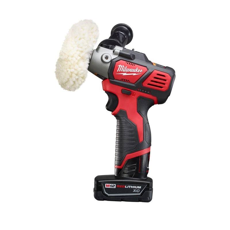 Milwaukee M12 12V Lithium-Ion Pulidora/Lijadora inalámbrica de velocidad variable Kit con (2) baterías M12, accesorios, cargador y bolsa de herramientas - 2438-22X