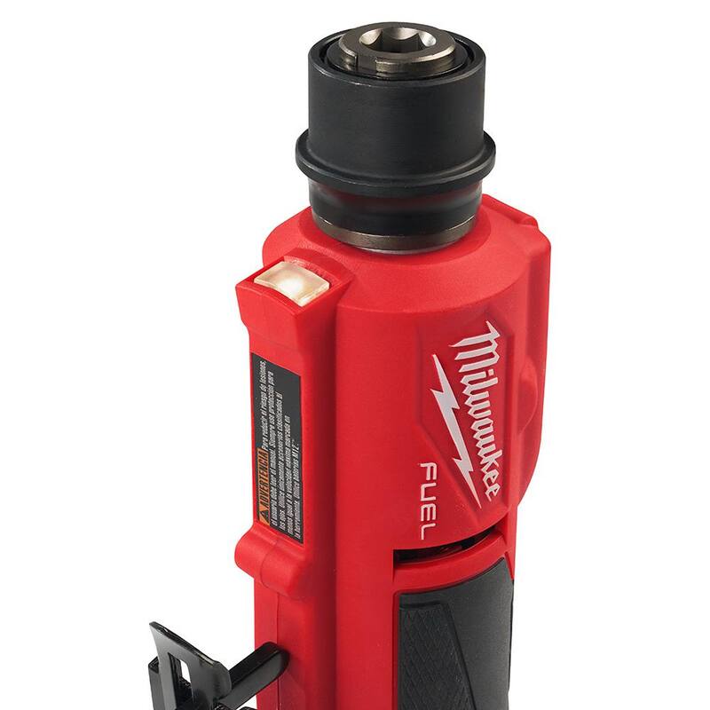 Kit de pulidora de neumáticos de baja velocidad Milwaukee M12 FUEL 12V de iones de litio sin escobillas con batería de 4.0 Ah y 2.0 Ah y mochila - 2409-22
