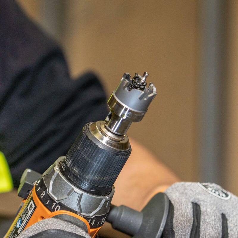 Set de cortadores de agujeros de carburo para electricistas maestros de 8 piezas de Klein Tools - 31873