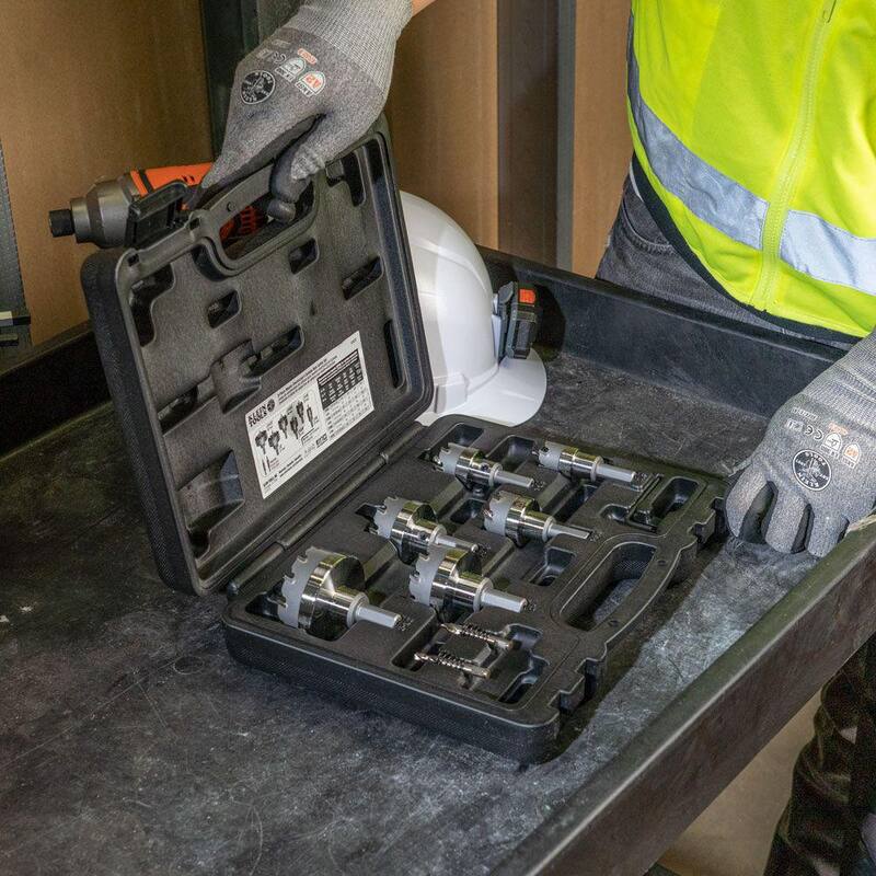 Set de cortadores de agujeros de carburo para electricistas maestros de 8 piezas de Klein Tools - 31873