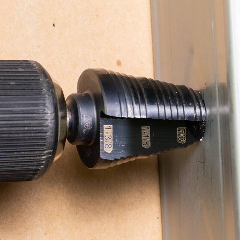 Broca de paso de 3 pasos Klein Tools, de doble flauta, de 7/8 pulgadas a 1-3/8 pulgadas - KTSB15