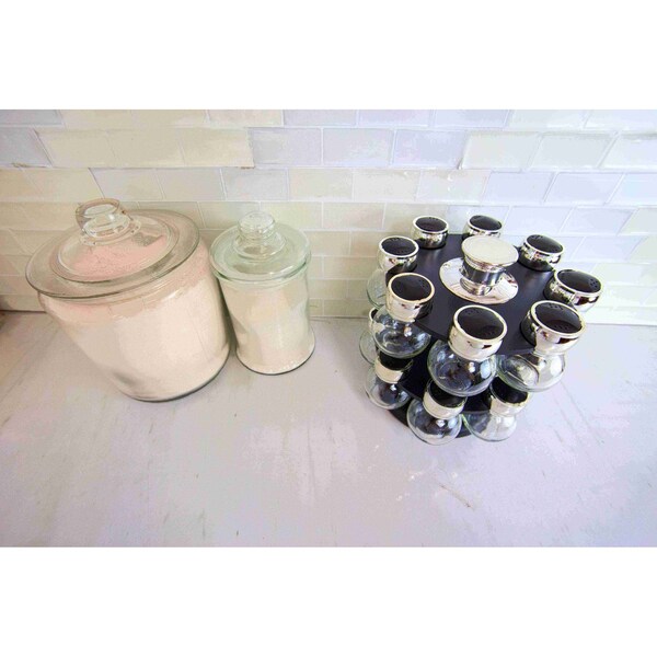 Hds Trading 16 Piece Revolving Spice Rack, Black - ZOR95885