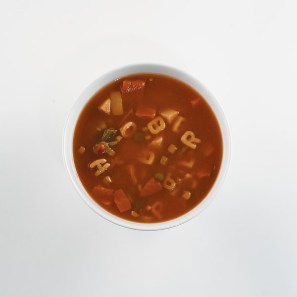 Campbells Condensed Soup Red & White Vegetarian Vegetable Soup 50 oz., PK12 - 000001156