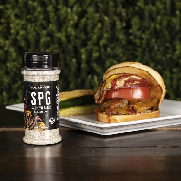 Blackstone Blackstone SPG Salt PepperGarlic BBQ Seasoning 8.4 oz - 4229