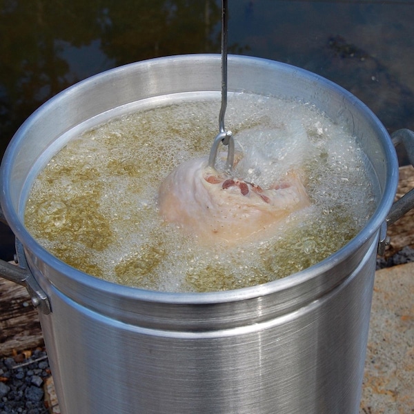 Bayou Classic Bayou Classic Aluminum Turkey Fryer Kit 30 qt - 3025