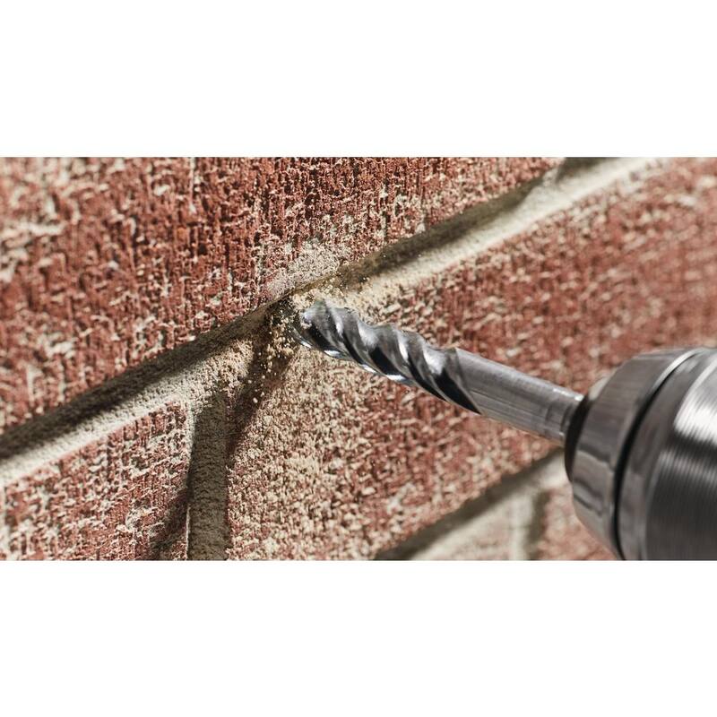 Broca rotativa de carburo con espiral rápida de 1/2 pulg. x 4 pulg. x 6 pulg. de Bosch para perforar en ladrillo y bloque - BM2015