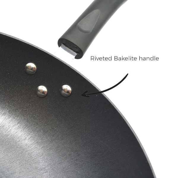 Starfrit Light Nonstick Cast Iron Wok with Bakelite Handle 12-In. - 030070-003-0000