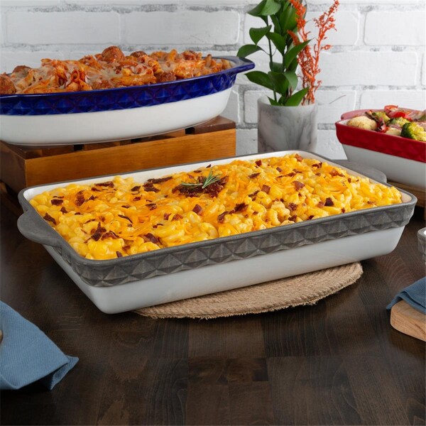 Tuxton China Tuxton  6 qt. Porcelain White Embossed Rectangular Casserole - Black Truffle Band - EAF-201