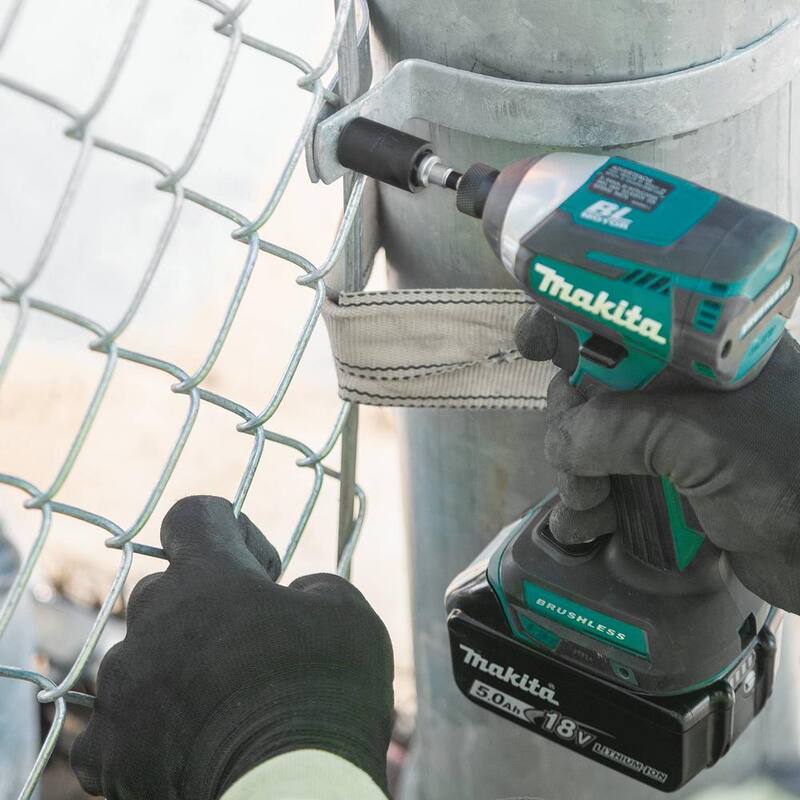 Adaptador de llave de vaso cuadrada de 3/8 pulgadas y 2 pulgadas - E-01585 de Makita IMPACT XPS.