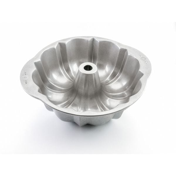 Chicago Metallic Cake Pan, 10 5/8 in W - 51060