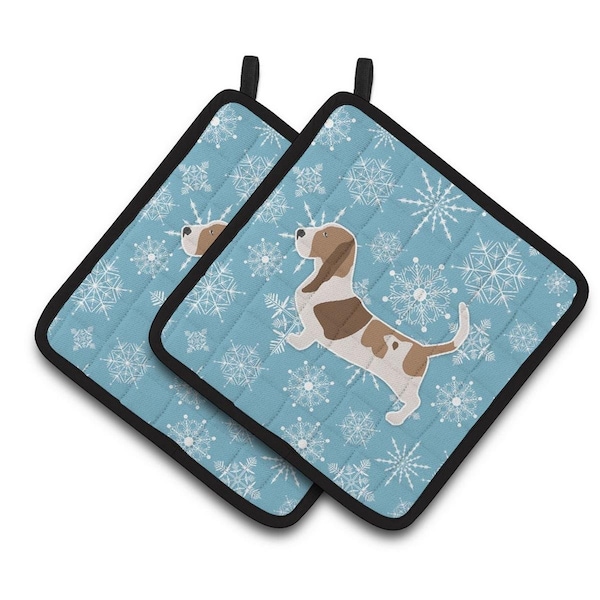Carolines Treasures Winter Snowflake Basset Hound Pair of Pot Holders - BB3502PTHD