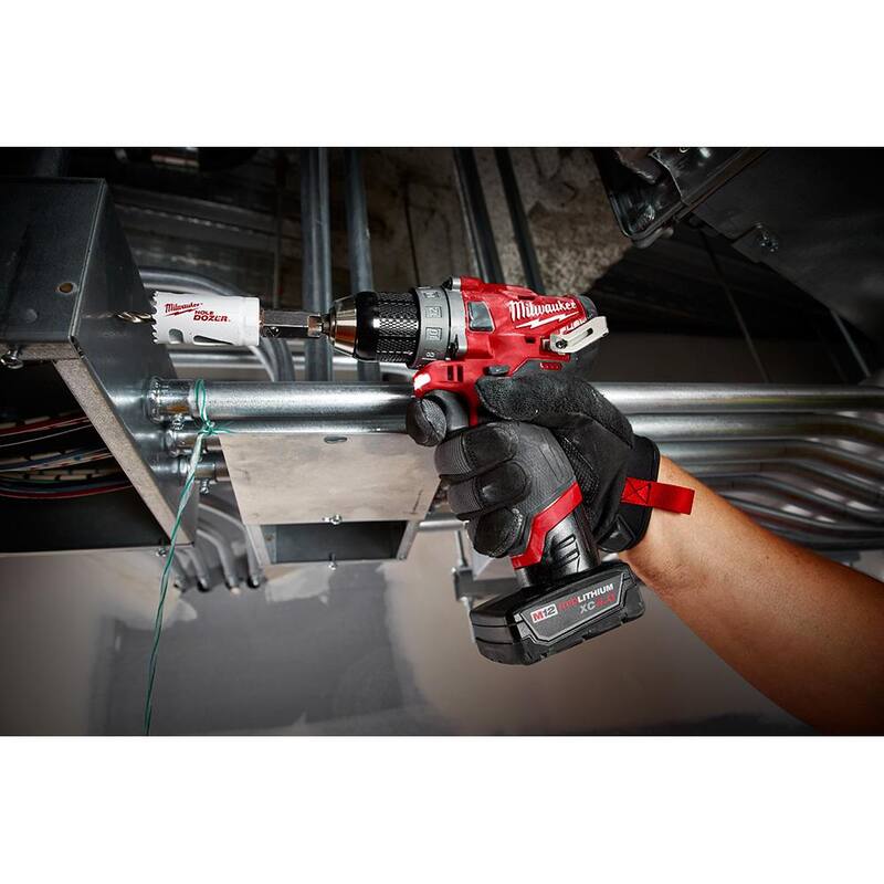 Set de sierras perforadoras de uso general Hole Dozer de Milwaukee con set de brocas de titanio, set de brocas de paleta y hojas de madera oscilantes (47 piezas) - 49-22-4025-48-89-4631-49-22-017549109004