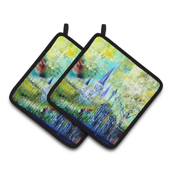 Carolines Treasures Across the Square St Louis Cathedral Pair of Pot Holders, 7.5 x 3 x 7.5 in. - MW1183PTHD