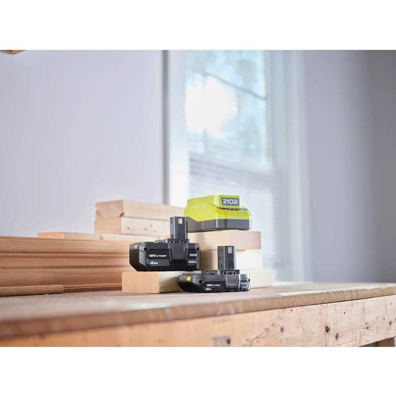 RYOBI ONE+ 18V Kit de Inicio de Ion de Litio con Batería de 2.0 Ah, Batería de 4.0 Ah y Cargador - PSK106SB