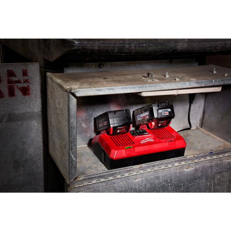 Cargador de batería doble Milwaukee M18 de 18 voltios de iones de litio - 48-59-1802