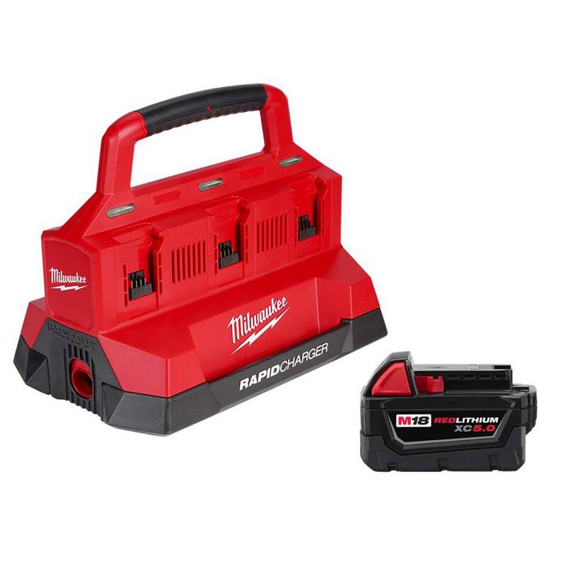 Cargador rápido PACKOUT de 6 puertos Milwaukee M18 18V de ion de litio con batería de 5.0 Ah - 48-59-1809-48-11-1850
