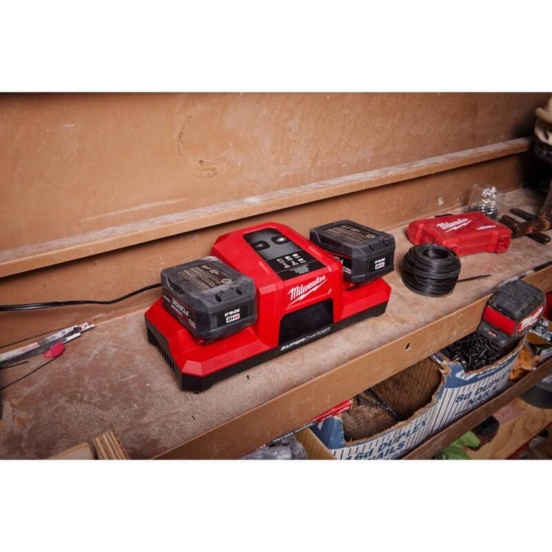 Cargador Super Doble Bay Simultáneo Milwaukee M18 18V - 48-59-1815