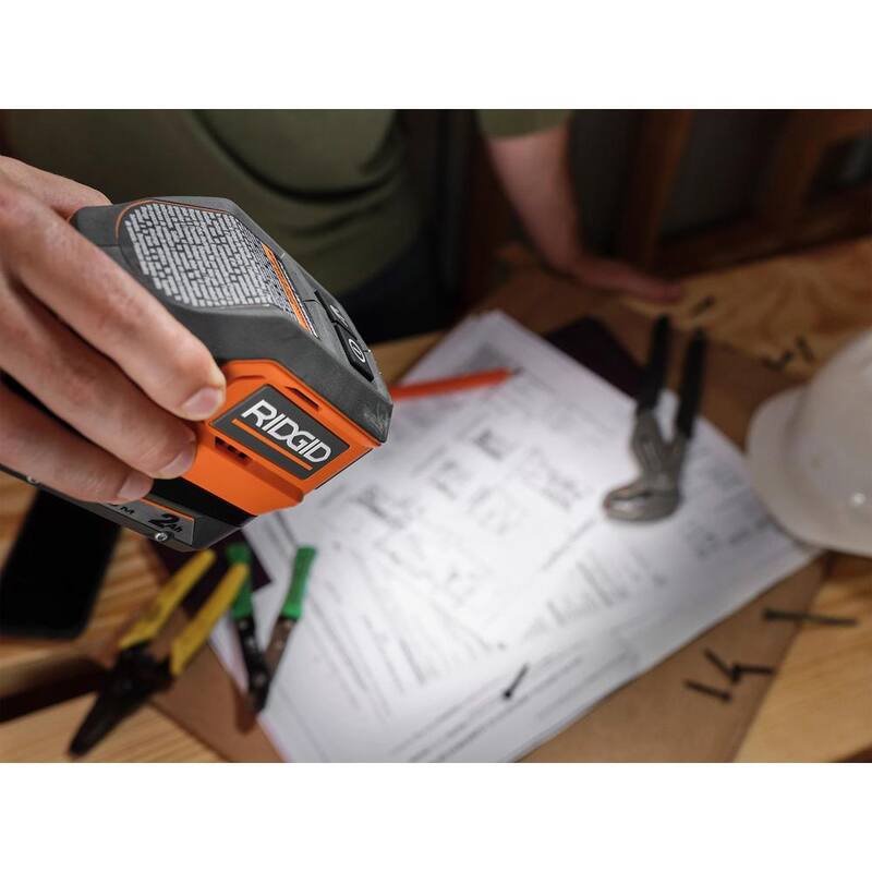 Kit de baterías RIDGID 18V (2) 4.0 Ah y cargador con inversor de corriente de 175 Watts de 18V - AC93044SBN-AC86097