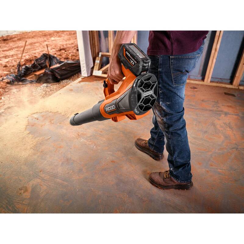 Batería de litio RIDGID 18V 12.0 Ah MAX Output EXP con Kit de 18V (2) 4.0 Ah Baterías y Cargador - AC93044SBN-AC840120