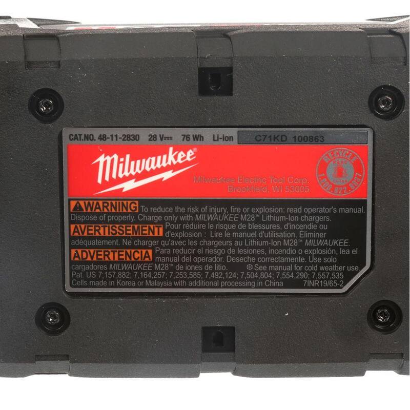 Milwaukee M28 Paquete de batería de capacidad extendida de 28 voltios de iones de litio XC 3.0Ah - 48-11-2830