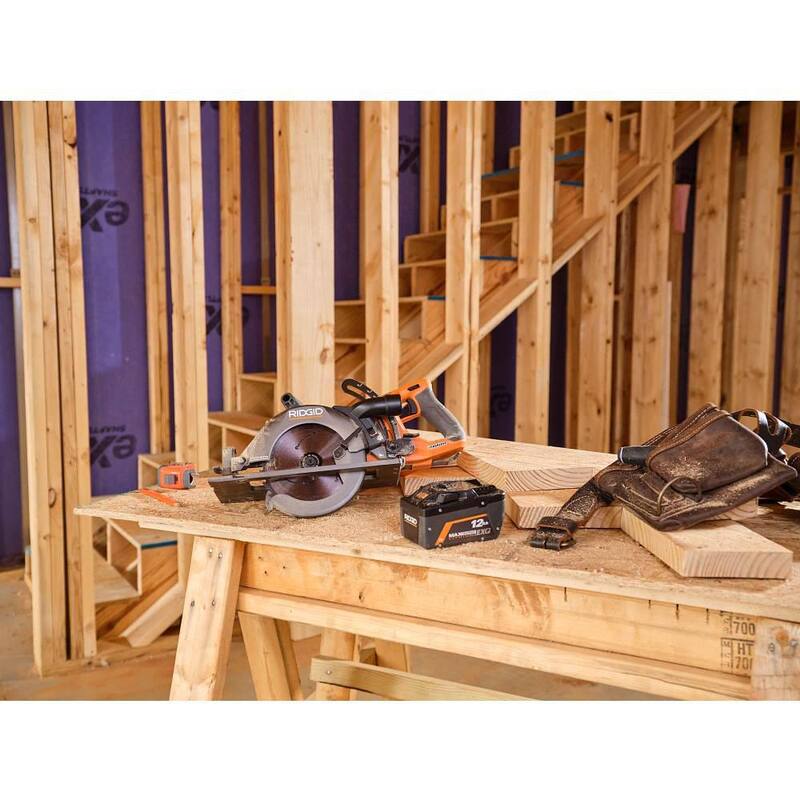 Batería de litio RIDGID 18V 12.0 Ah MAX Output EXP con Cargador Rápido 18V Gratis - AC840120-AC86098
