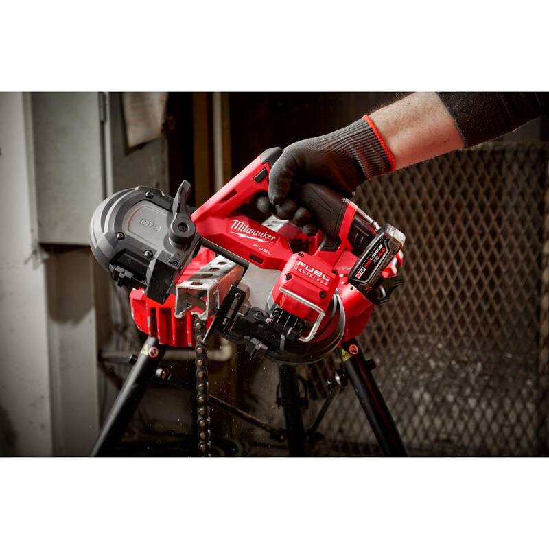 Milwaukee M12 FUEL 12-Volt Lithium-Ion Cordless Compact Band Saw XC Kit con (2) Baterías, Cargador, Reamer, 3 Hojas y Bolsa - 2529-21XC-48-11-2440-48-39-0631-49-90-20