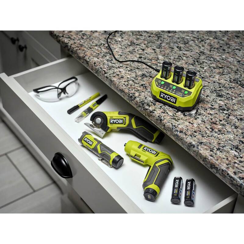 Cargador de puerto USB con batería recargable de iones de litio de 3.0 Ah - FVCH01-FVB03 de RYOBI