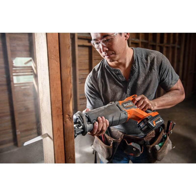 Kit de inicio RIDGID de salida máxima de 18V con (2) Baterías de salida máxima de 4.0 Ah y cargador con inflador digital de 18V GRATIS - AC8609340SB-R87044