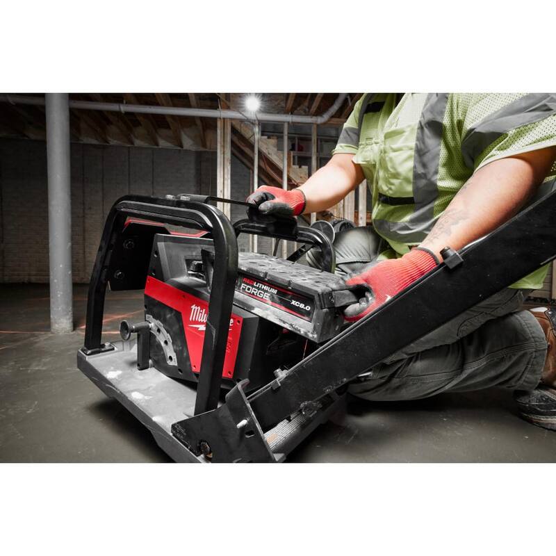 Batería Milwaukee MX FUEL REDLITHIUM FORGE XC 8.0 con Cargador Súper MX FUEL - MXFXC608-MXFSC