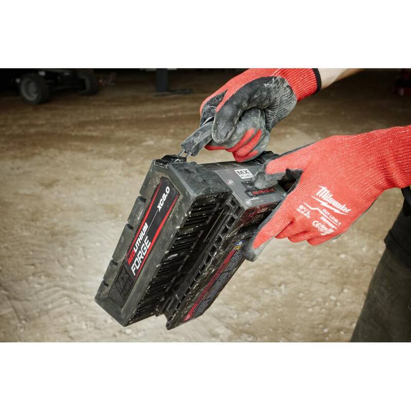 Batería Milwaukee MX FUEL REDLITHIUM FORGE XC 8.0 con Cargador Súper MX FUEL - MXFXC608-MXFSC