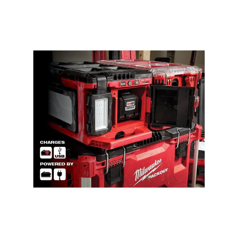 Milwaukee M18 Linterna LED de 3000 lúmenes con cargador incorporado y batería de 5.0 Ah - 2357-20-48-11-1850