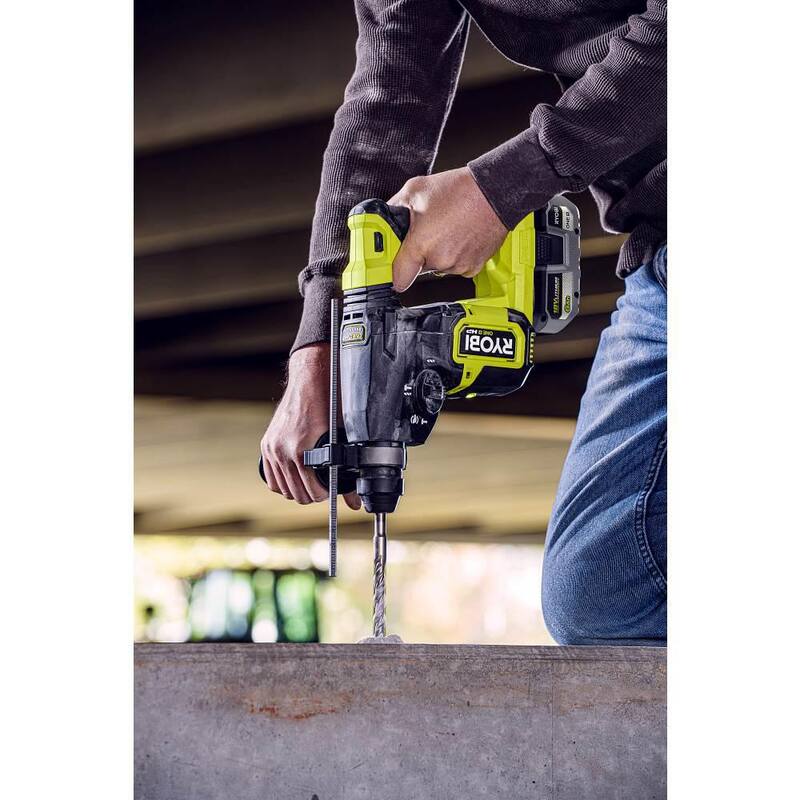 Kit de batería de alto rendimiento de iones de litio de 6.0 Ah RYOBI ONE+ 18V y cargador con batería de alto rendimiento de 2.0 Ah ONE+ 18V.