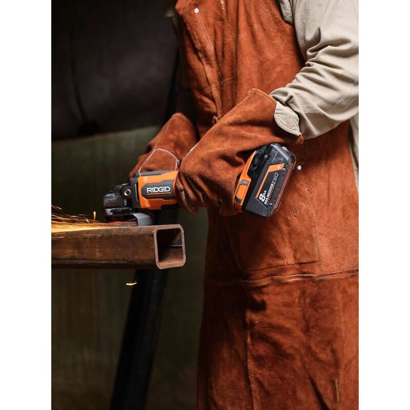 Batería de iones de litio RIDGID 18V 8.0 Ah de salida máxima EXP con (2) baterías de 4.0 Ah, cargador y bolsa - AC840080-AC93044SBN
