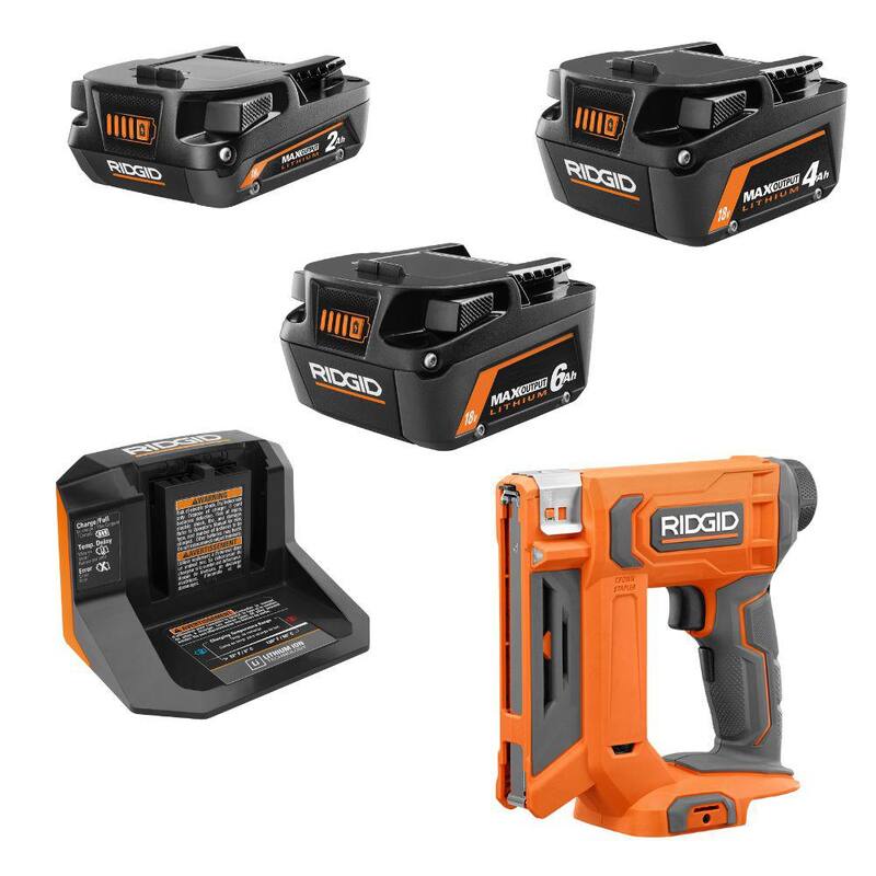 Baterías RIDGID de 18V de salida máxima de iones de litio de 6.0 Ah, 4.0 Ah y 2.0 Ah, cargador y grapadora inalámbrica gratuita de corona de 3/8 pulgadas - AC9302460SB-R09897B