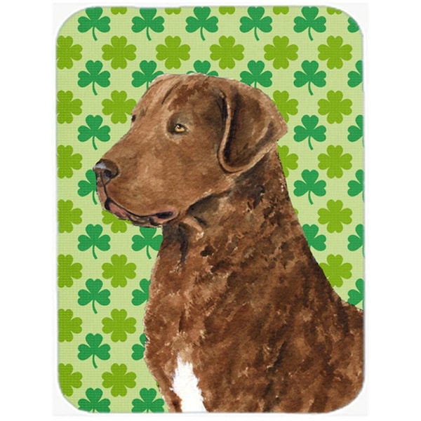Carolines Treasures 12 x 15 in. Chesapeake Bay Retriever St. Patricks Day Shamrock Glass Cutting Board- Large - SS4462LCB