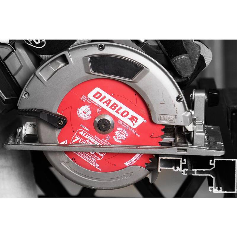 Hoja de sierra circular DIABLO de 7-1/4 pulgadas y 56 dientes para aluminio grueso - D0756NR