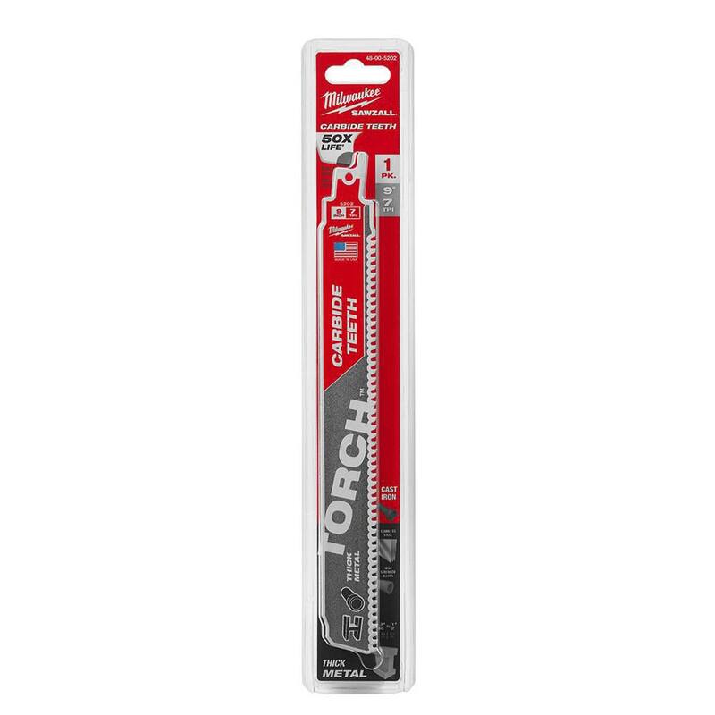 Hoja de sierra reciprocante Milwaukee de 9 pulgadas y 8 dientes por pulgada con puntas de carburo de la antorcha para cortar metal (paquete de 1) - 48-00-5202