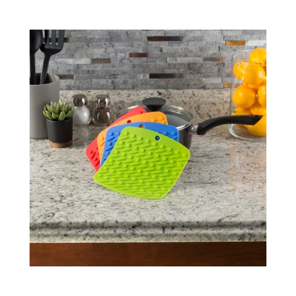 Hastings Home Silicone Pot Holder, Trivet Mat, Jar Opener, Spoon Rest, and Garlic Peeler - 4 pc - by Hastings Home - 848218HIT