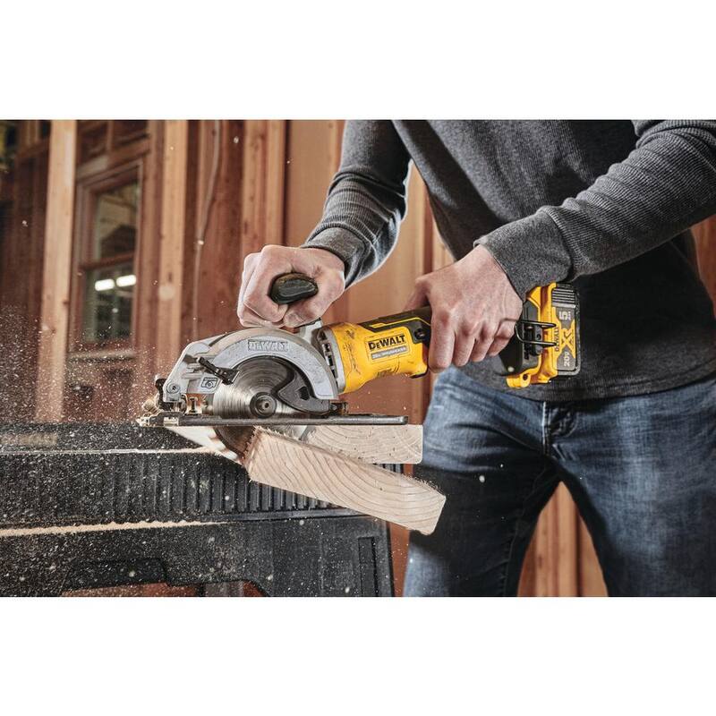 Hoja de sierra circular DEWALT ATOMIC de 4-1/2 pulgadas y 24 dientes - DWA412TCT