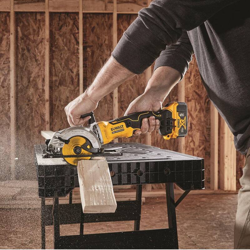 Hoja de sierra circular DEWALT ATOMIC de 4-1/2 pulgadas y 24 dientes - DWA412TCT