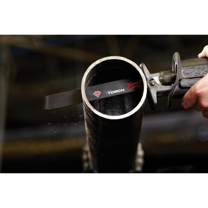 Siendo que me pides no traducir la marca, el título traducido sería: 
"Sierra sable con hoja reciproca de diamante-grit de 6 pulgadas Milwaukee (paquete de 1) - 48-00-1440"