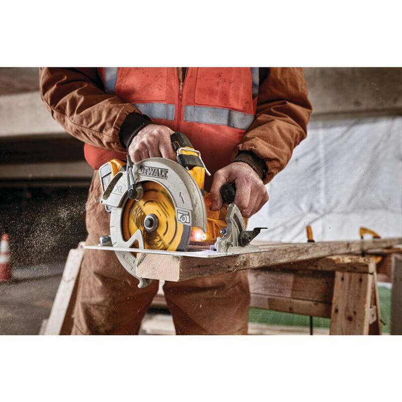 Hoja de sierra circular DEWALT de 7-1/4 pulgadas y 24 dientes - DWA171424