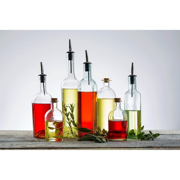 Tablecraft Sottile Clr Glass Bottle W/SS Pour, 17OZ - H933